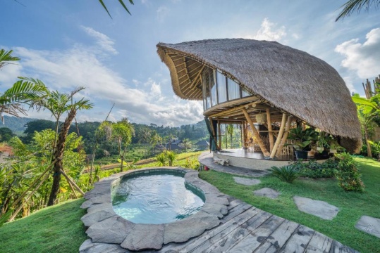 7 Enchanting Bamboo Villas in Bali to Elevate Your Tropical Getaway